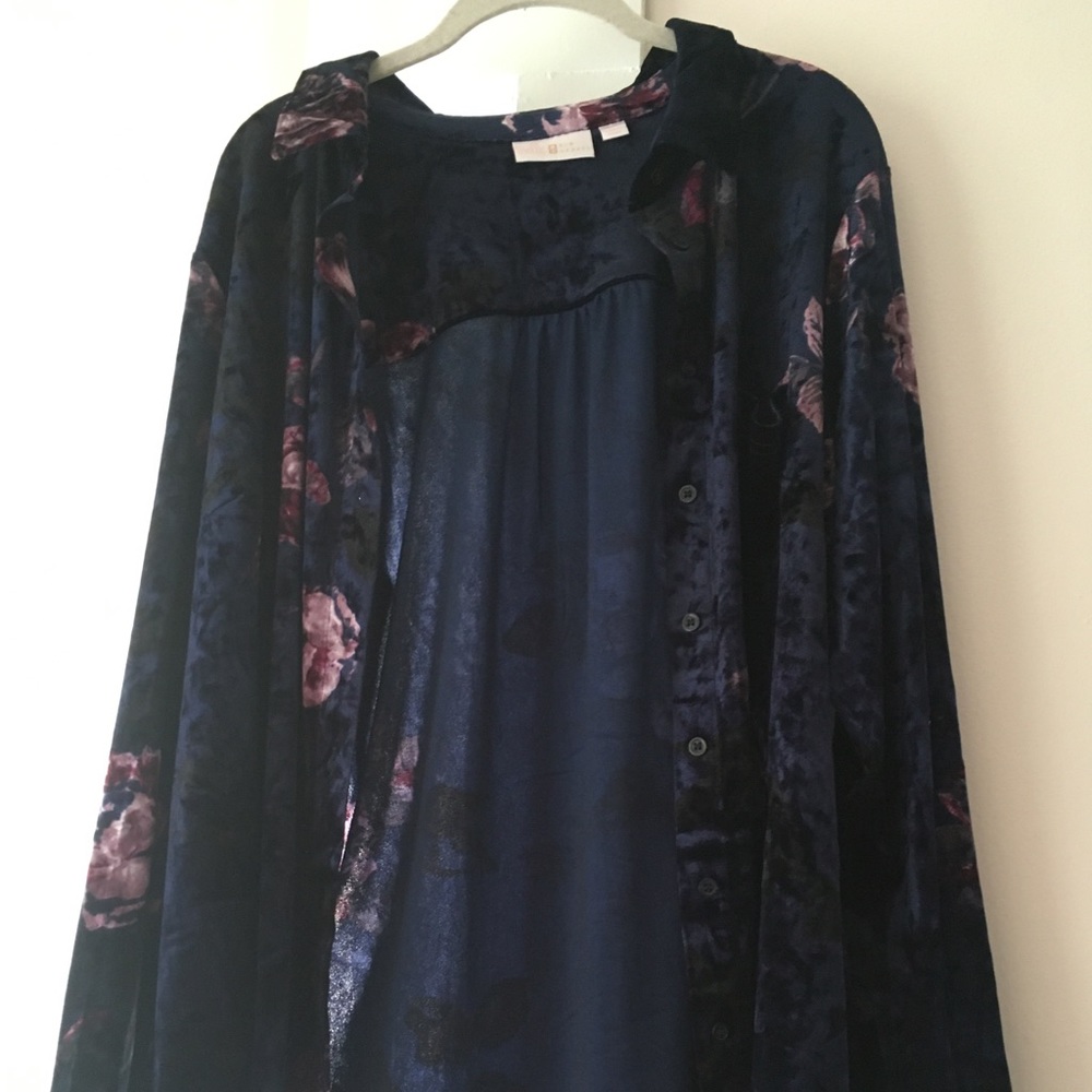 Belle by Kim Gravel Long Sleeve Button Down Top